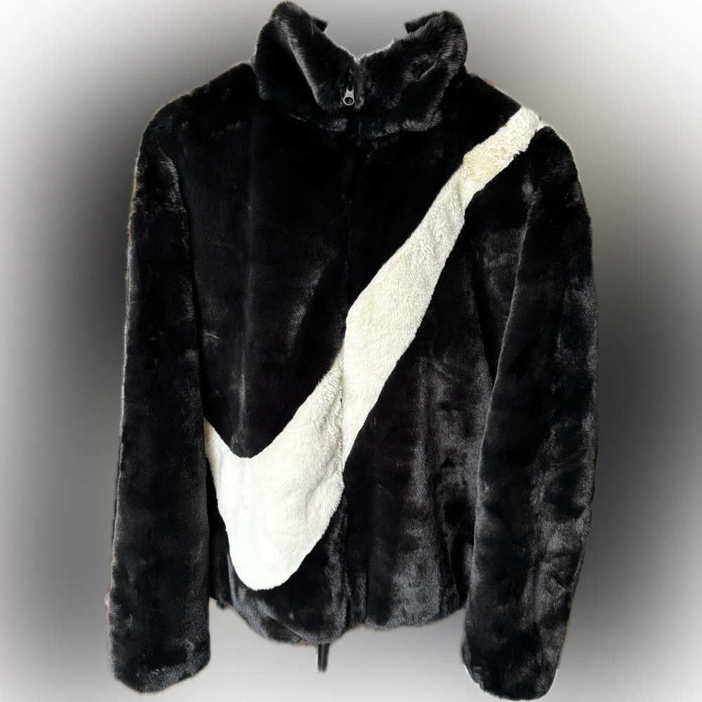 NWT Nike Black Faux Fur Plush Jacket Women’s Size M w/ White Swoosh